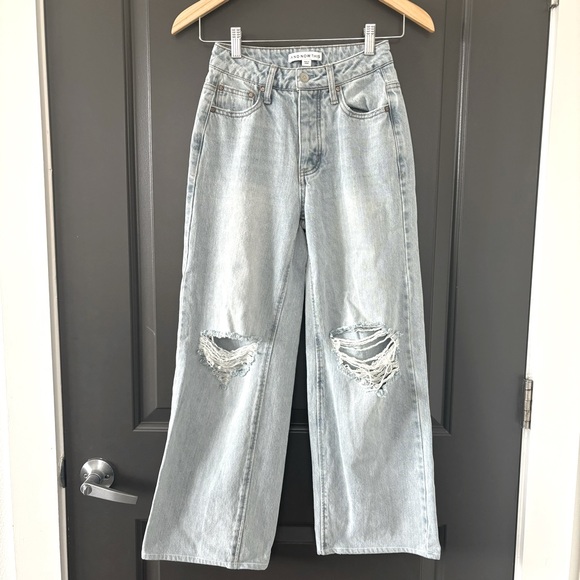 And Now This Distressed Relaxed Light Wash Straight Leg Boyfriend Jeans size 24 - Picture 2 of 8
